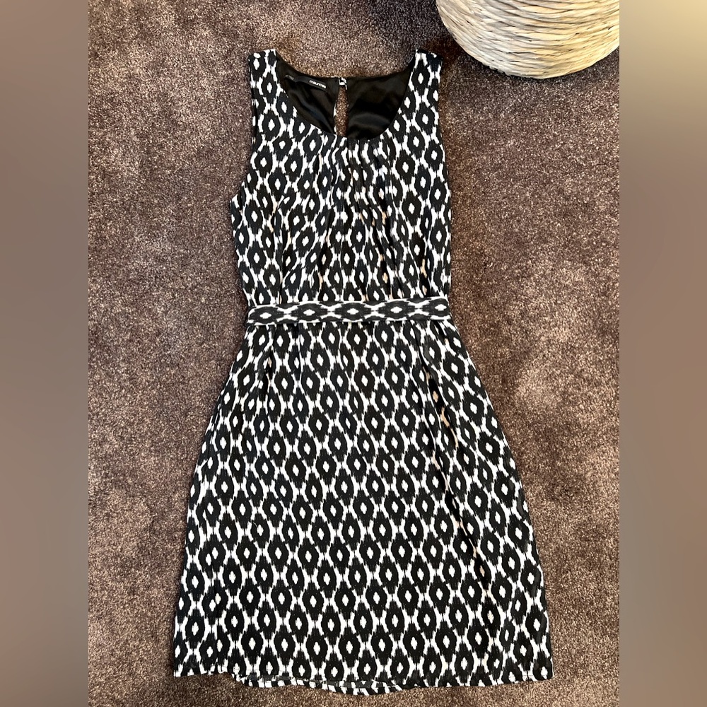 Like New! Women’s dress, Maurices, size X-small, black/white printed design